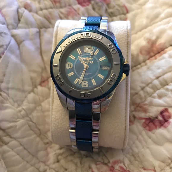 Invicta Women’s Pro Diver Watch - Picture 3 of 13